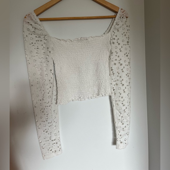 Long sleeve with lace sleeves - Picture 3 of 4